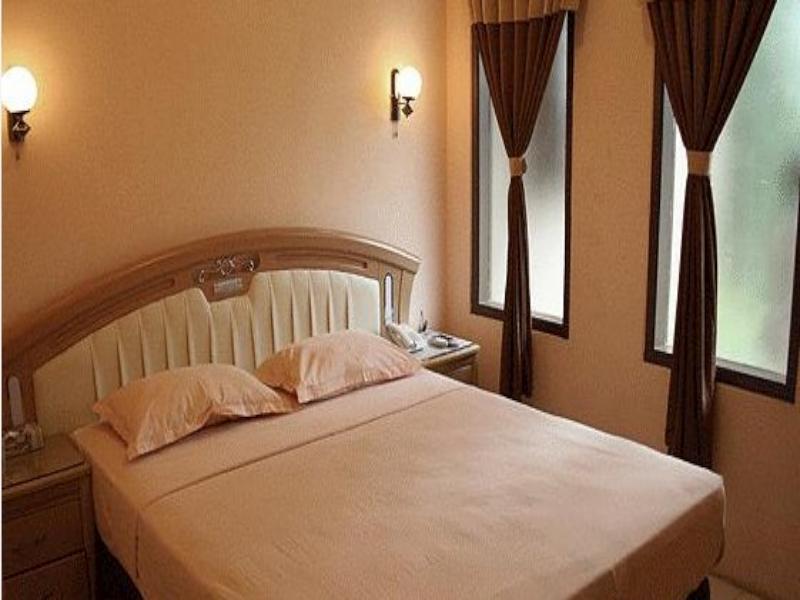 Patria Garden Hotel Blitar Exterior foto